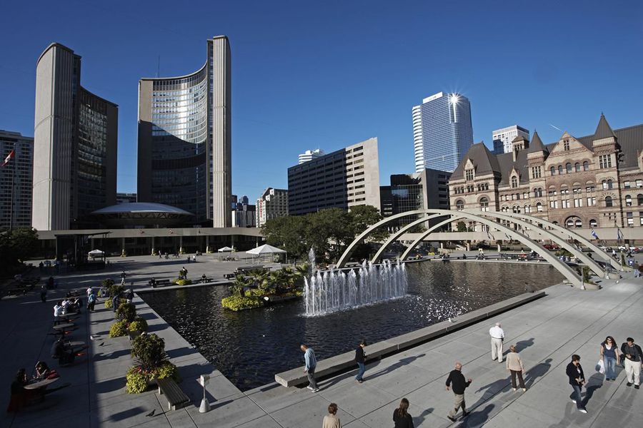 Toronto-city-hall-4c21d29de1744090a1aeb8f9a9830b0b